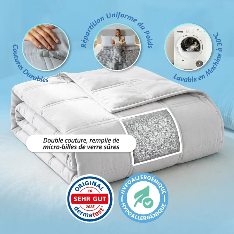 Couverture lestée blanche pliée : double couture, micro-billes de verre, lavable en machine à 30 °C, hypoallergénique