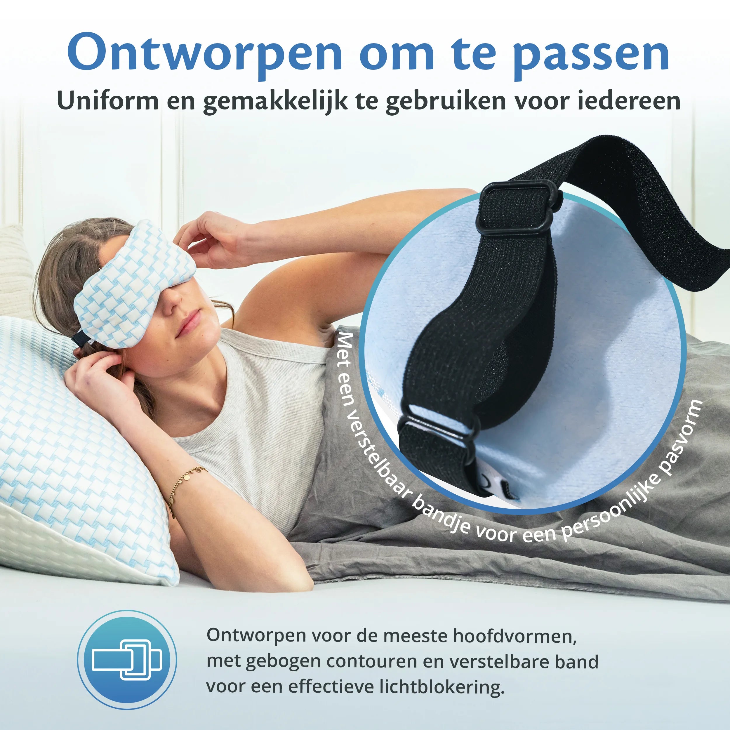 Une femme est allongée détendue dans son lit avec un oreiller et une taie d'oreiller, tandis qu'elle porte le masque de sommeil Ella Verzwaard.